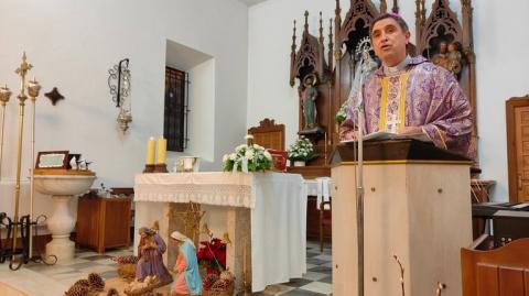 El obispo de Mondoñedo llama a descubrir el belén de Begonte "con ojos de niño"