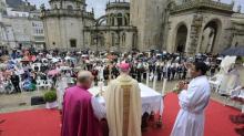 Música, procesión y pétalos para celebrar el Corpus en Lugo