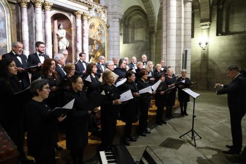 El año viejo se va cantando