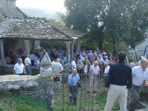 RESUME DO ACTO DO “ORFEÓN LUCENSE” NA PARROQUIA DE FURÍS CONVIDOS POLA ASOCIACIÓN AMIGOS DO PATRIMONIO